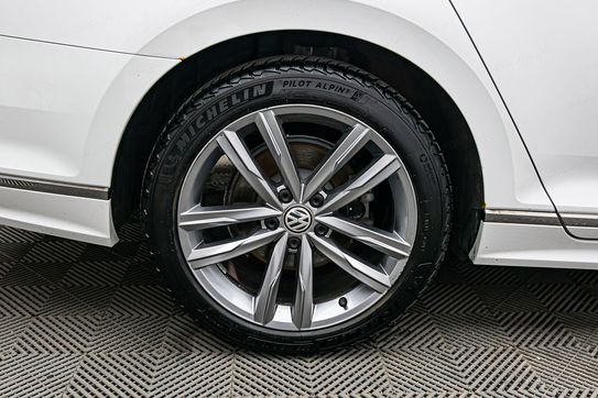 Volkswagen Passat 1.8 TSI R-Line DSG