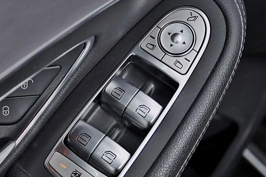 Mercedes Klasa C 300 de 9G-TRONIC