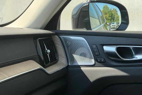 Volvo XC60 T6 AWD Ultra Bright