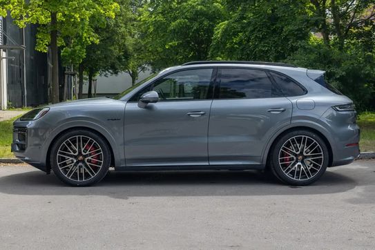 Porsche Cayenne S E-Hybrid Black Edition