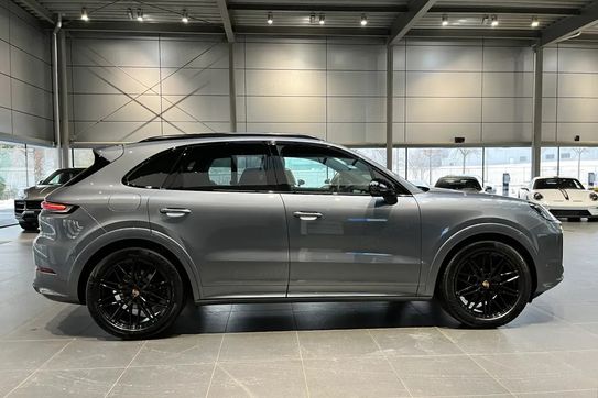 Porsche Cayenne Black Edition