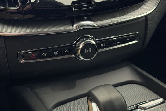 Volvo XC60 B4 B Plus Dark aut