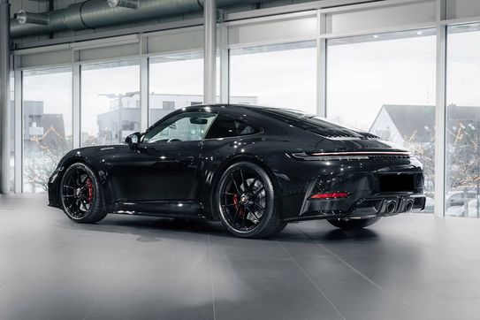 Porsche 911 Carrera 4 GTS