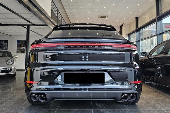 Porsche Cayenne Coupe E-Hybrid Black Edition
