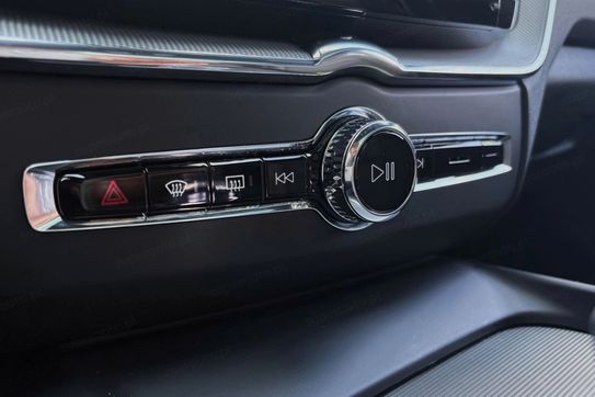 Volvo XC60 T8 Plug-In Hybrid AWD Ultra Black Edition