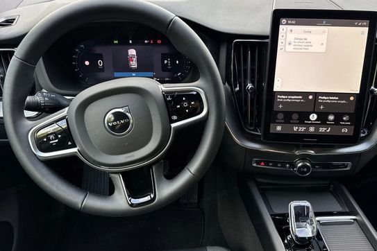 Volvo XC60 B5 B AWD Plus Black Edition