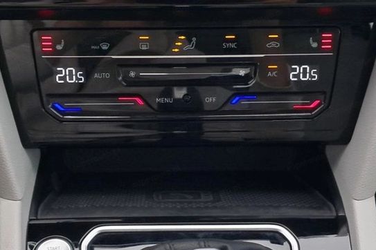 Volkswagen Passat 2.0 TDI Elegance 4Motion DSG