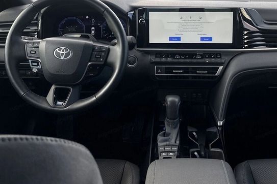 Toyota Camry 2.5 Hybrid Dynamic Force Prestige e-CVT