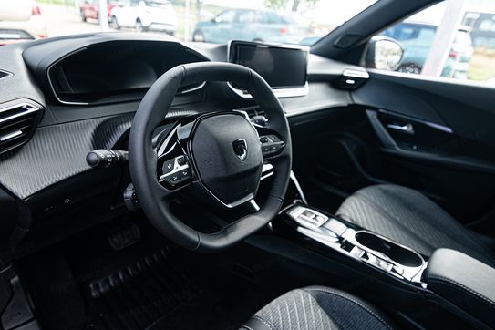 Peugeot 2008 Allure e-DCS 1.2 mHEV