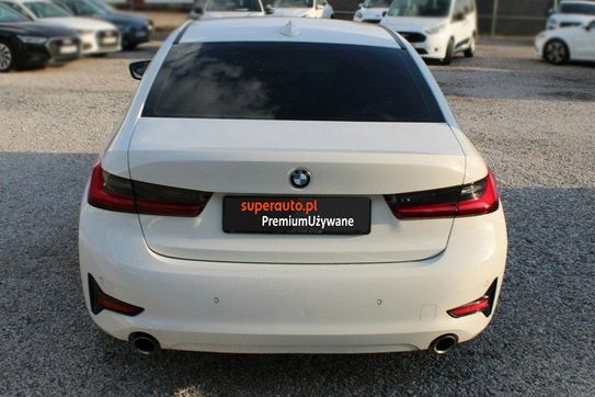 BMW Seria 3 318i