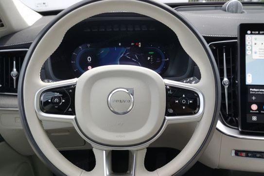 Volvo XC90 T8 AWD Plug-In Hybrid Ultra Bright