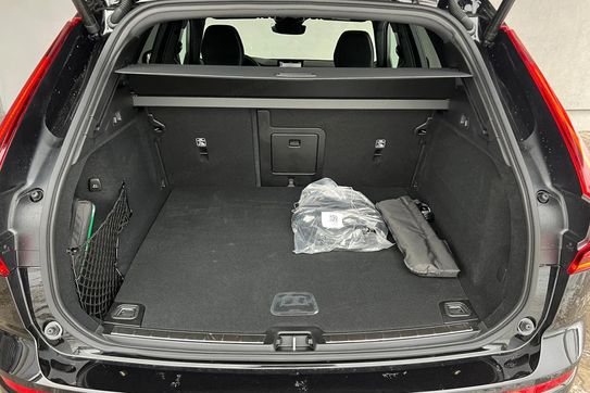 Volvo XC60 T8 Plug-In Hybrid AWD Plus Black Edition