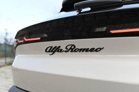 Alfa Romeo Junior 1.2 Ibrida