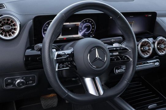 Mercedes EQA 250+  Electric Art