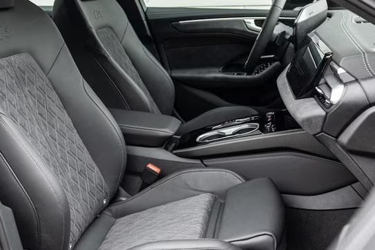 Audi A6 TDI quattro S line Avant
