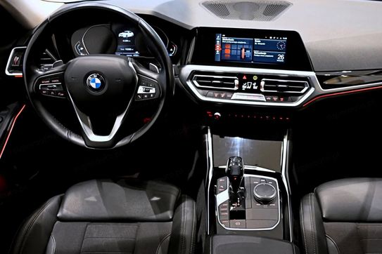 BMW Seria 3 318i Sport Line aut