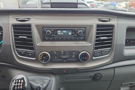 Ford Transit 350 Kontener + Winda