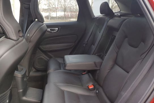 Volvo XC60 T6 Plug-In Hybrid AWD Plus Dark