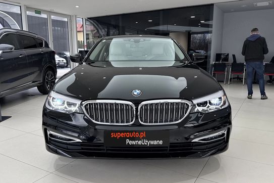 BMW Seria 5 520d xDrive Luxury Line aut