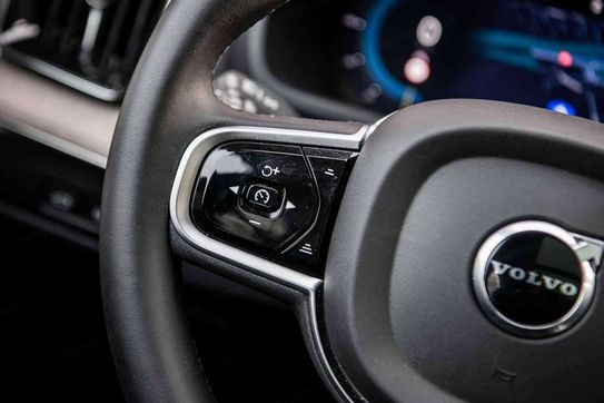 Volvo XC90 T8 AWD Plug-In Hybrid Ultra Dark