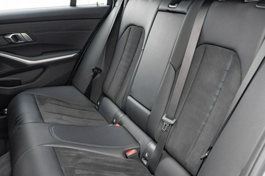 BMW Seria 3 330e xDrive M Sport sport-aut
