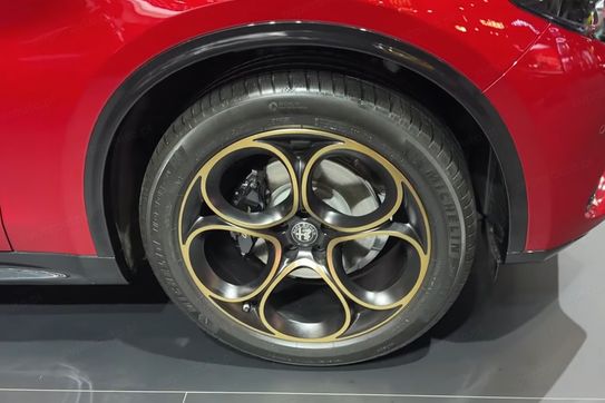 Alfa Romeo Stelvio 2.0 Turbo Intensa Q4