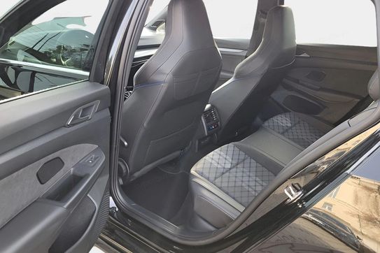 Volkswagen Golf VIII 1.5 eTSI mHEV R-Line DSG