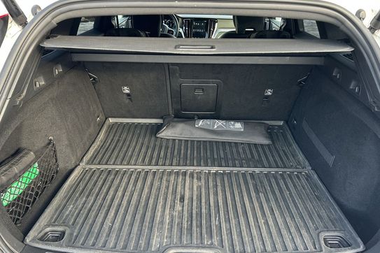 Volvo V60 D4 R-Design