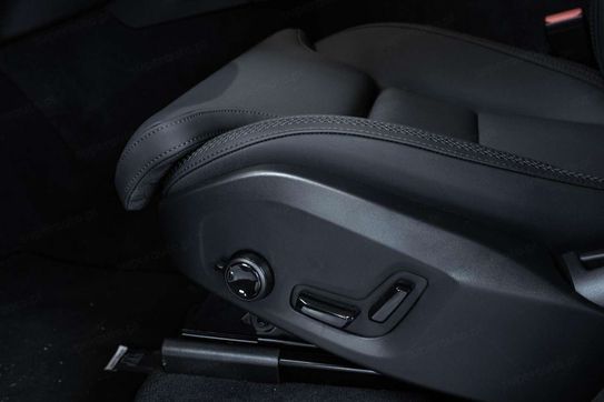 Volvo XC90 T8 AWD Plug-In Hybrid Ultra Bright