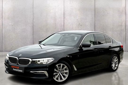 BMW Seria 5 530i xDrive Luxury Line aut