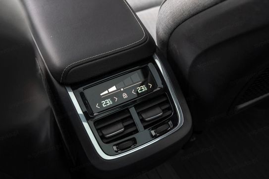 Volvo XC60 B4 D AWD Plus Bright aut