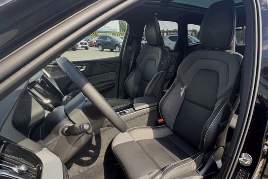 Volvo XC60 T8 Plug-In Hybrid AWD Ultra Black Edition