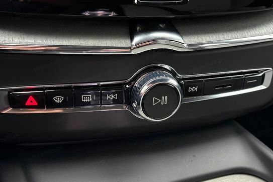 Volvo XC60 T8 Plug-In Hybrid AWD Ultra Bright