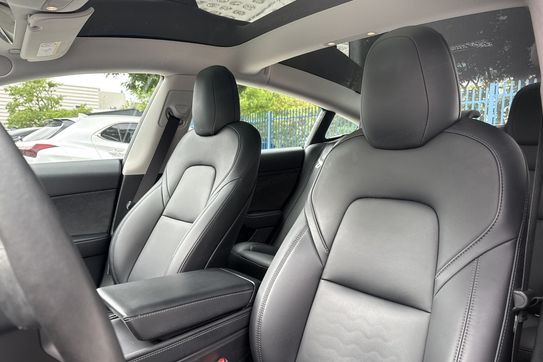 Tesla Model 3 RWD