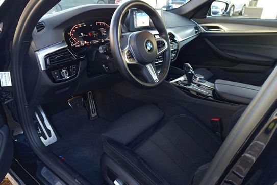 BMW Seria 5 520d xDrive M Sport
