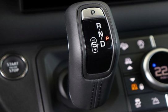 Land Rover Defender 130 5.0 P425 Outbound