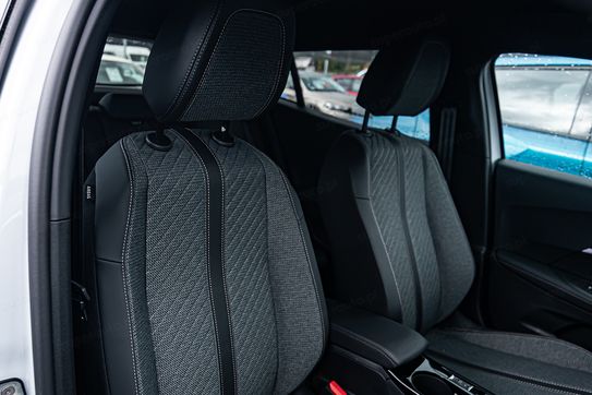 Peugeot 2008 Allure e-DCS 1.2 mHEV