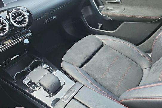 Mercedes Klasa A 220 4-Matic  AMG-Line 7G-DCT