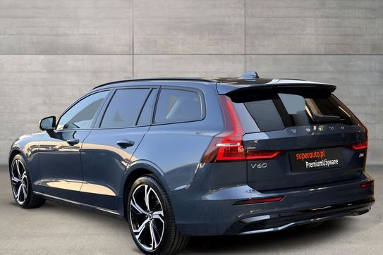 Volvo V60 B4 B Plus Dark
