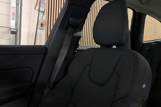 Volvo XC60 B5 AWD Plus Dark