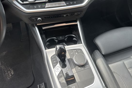 BMW Seria 3 318i