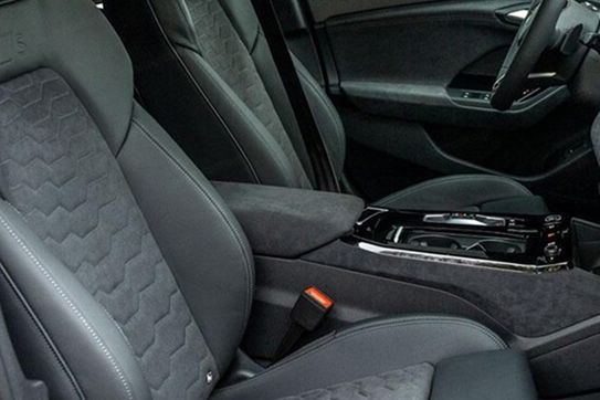 Audi A6 E-tron quattro Avant