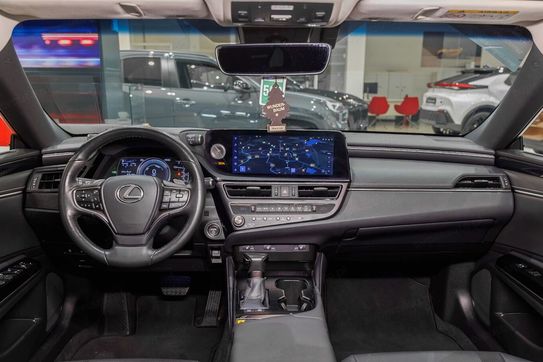 Lexus ES 300h Business Edition