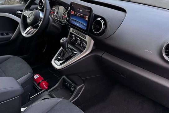 Mercedes T klasa T 180 d Standard Progressive A7