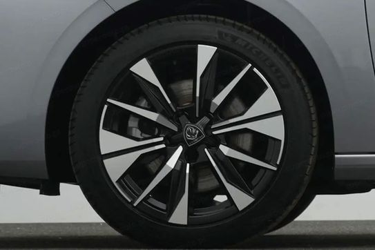 Peugeot 308 Allure EAT8 1.5 BlueHDi