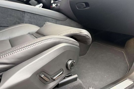 Volvo XC60 B5 AWD Ultra Black Edition