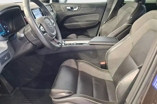 Volvo XC60 B5 B AWD Plus Dark