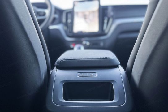 Volvo XC60 T8 Plug-In Hybrid AWD Polestar Engineered Black Edition