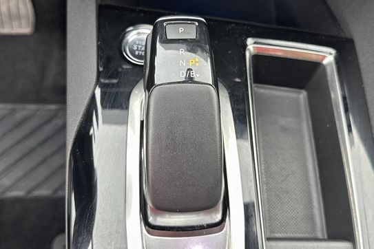 Peugeot 3008 Allure Pack 1.6 Hybrid e-EAT8