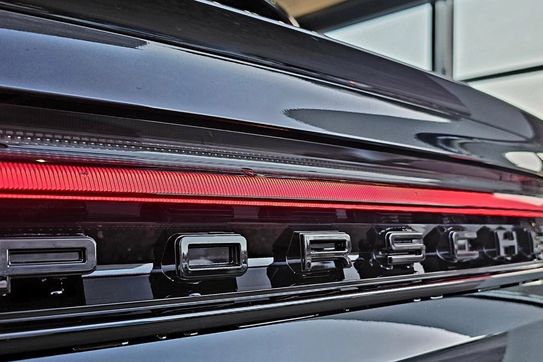 Porsche Cayenne Coupe E-Hybrid Black Edition